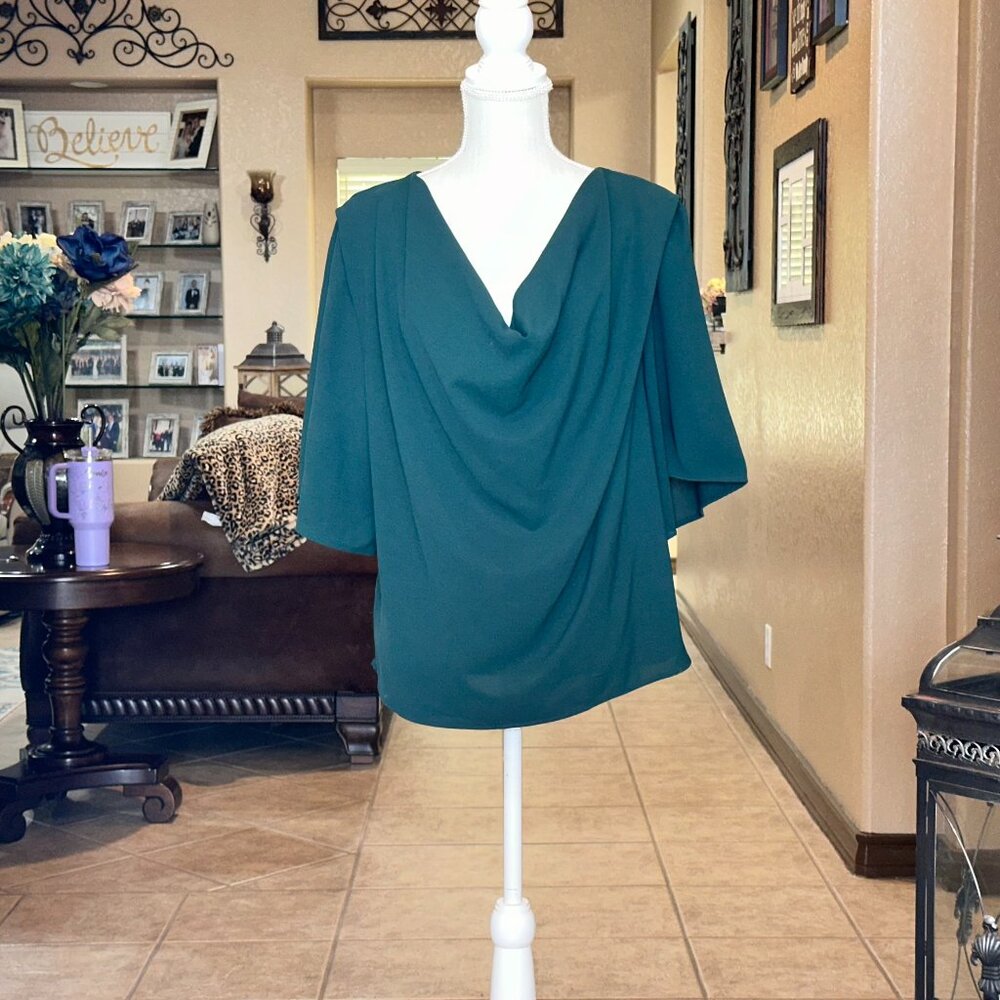 Temu*Scooped Draped Neckline Short Sleeve Top*EUC